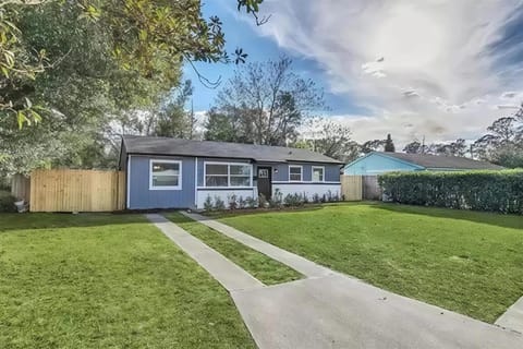 Property building, Day, Neighbourhood, Garden, Garden view, Street view
