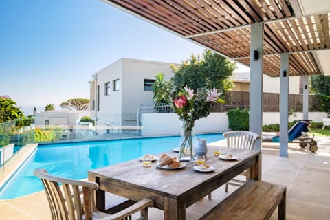 Balcony/Terrace, Seating area, Dining area, Swimming pool