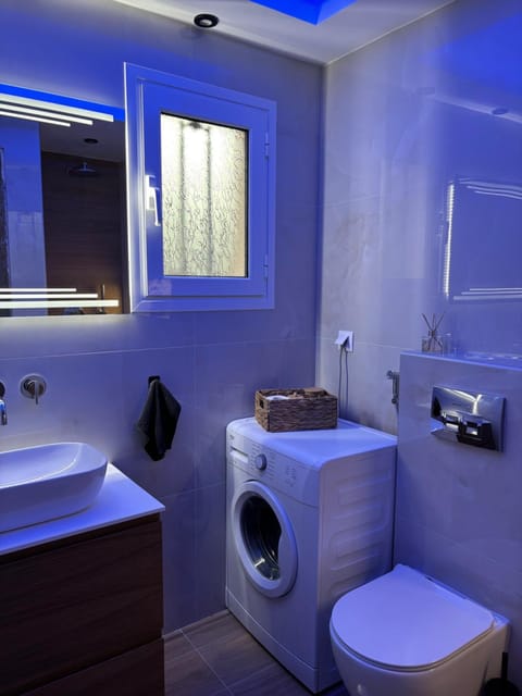 Bathroom, washing machine