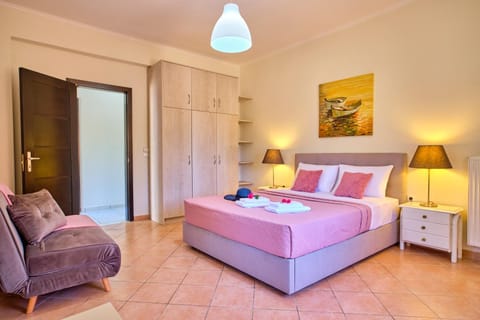 Bed, Photo of the whole room, Bedroom, towels, wardrobe