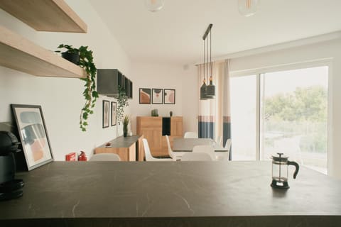 Coffee/tea facilities, Balcony/Terrace, Decorative detail, Dining area, kitchen