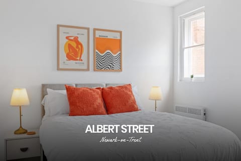 Bright and Warm 1-bed Apartment in Newark on-Trent by Renzo, Perfect for Contractors, Sleeps 4! Apartment in Newark-on-Trent