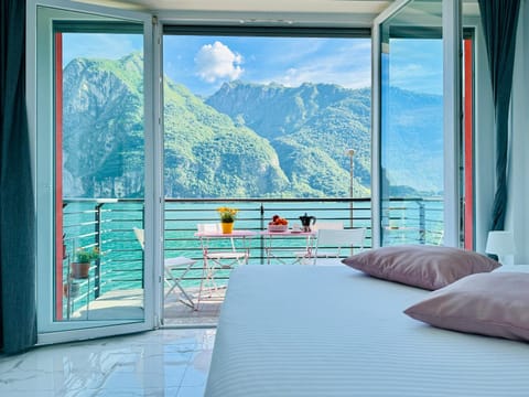 Bed, Day, View (from property/room), Balcony/Terrace, Bedroom, Lake view, Mountain view