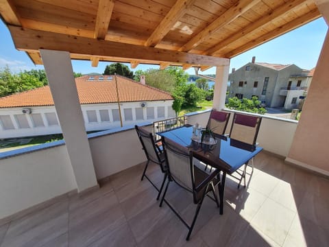 Day, Balcony/Terrace, Dining area