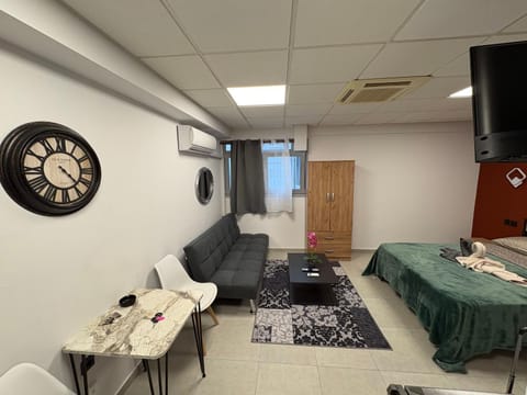 Jordan's Room 14 Apartment in Thessaloniki