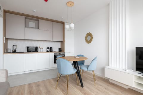 TV and multimedia, Kitchen or kitchenette, Dining area
