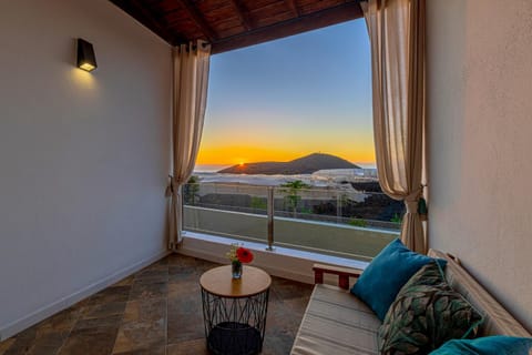 View (from property/room), Balcony/Terrace, Mountain view, Sea view, Sunset