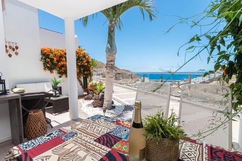 View (from property/room), Balcony/Terrace, Dining area