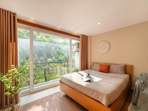 Bed, View (from property/room), Balcony/Terrace, Photo of the whole room, Bedroom