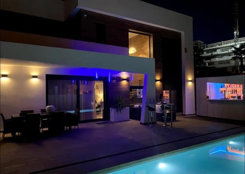TV and multimedia, Pool view, Swimming pool, sunbed