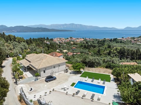 Property building, Neighbourhood, Natural landscape, Bird's eye view, Mountain view, Pool view, Sea view, Street view, Swimming pool, Location, Parking, sunbed