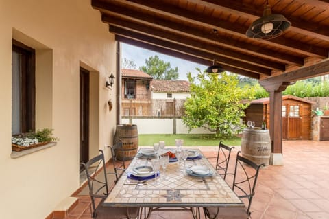 Patio, BBQ facilities, Balcony/Terrace