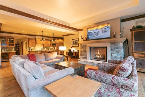 Great Bear Lodge 201 by East West Hospitality Apartment in Northstar Drive