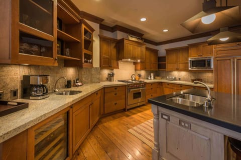 Great Bear Lodge 306 by East West Hospitality Apartment in Northstar Drive