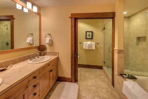 Iron Horse Lodge South 406 by East West Hospitality Apartment in Northstar Drive