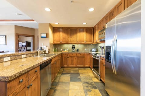 Iron Horse Lodge North 205 by East West Hospitality Apartment in Northstar Drive