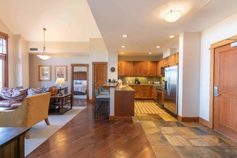 Iron Horse Lodge North 305 by East West Hospitality Apartment in Northstar Drive