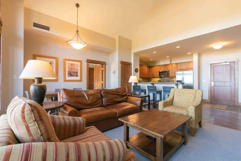 Iron Horse Lodge North 305 by East West Hospitality Apartment in Northstar Drive