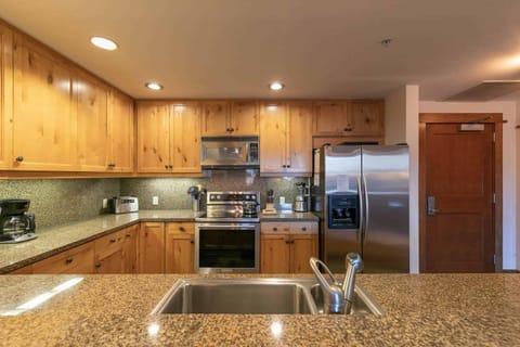 Iron Horse Lodge South 209 by East West Hospitality Apartment in Northstar Drive