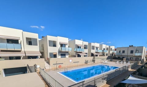 Property building, Pool view, Swimming pool, sunbed