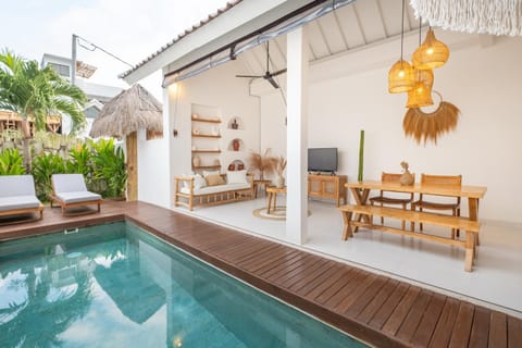 Day, Natural landscape, Seating area, Pool view, Swimming pool, sunbed