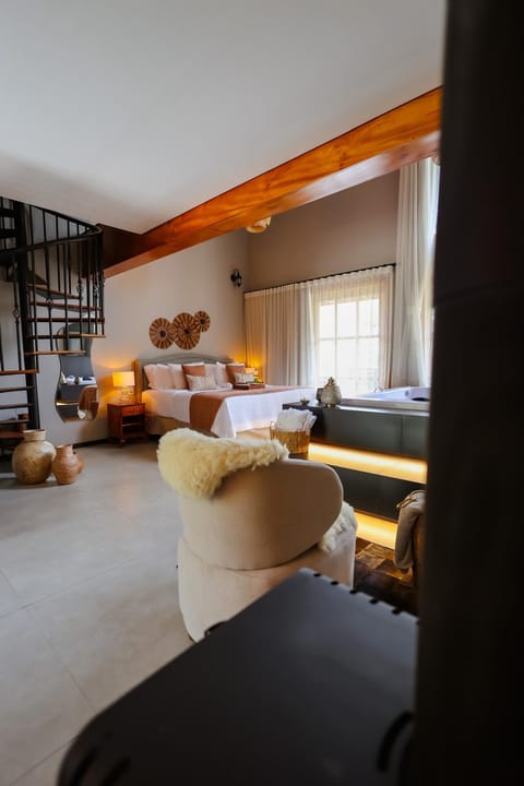 Bed, River view, VIP