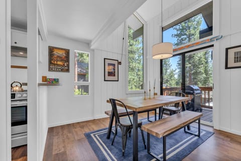 Bright 3BR Near Kings Beach and Northstar House in Tahoe Vista