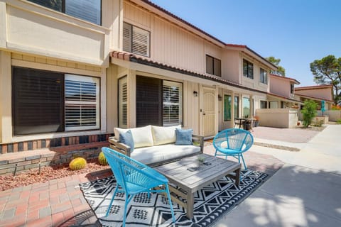 Pool Access and Mtn Views Palm Springs Retreat! House in Cathedral City