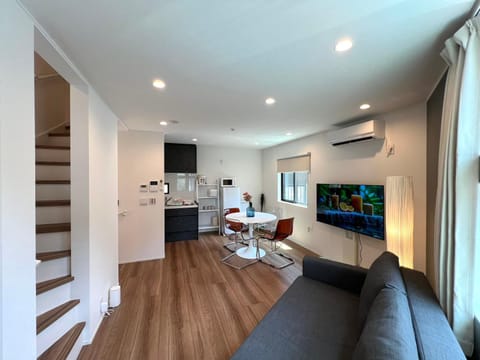 TV and multimedia, Living room, Dining area