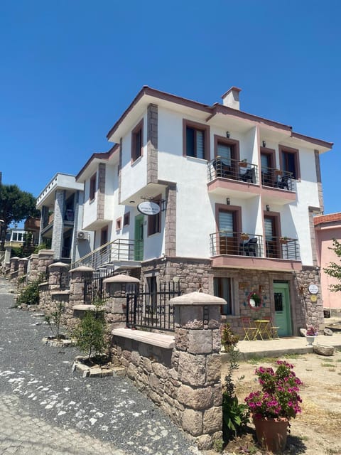 Property building, Neighbourhood, Street view