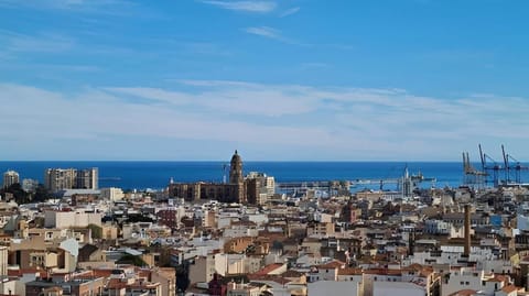 City view, Sea view