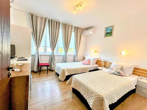 TV and multimedia, towels, air conditioner