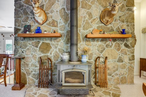 Peaceful Harrison Duplex with Porch and Grill! House in Chattanooga