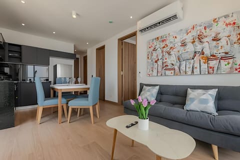 Living room, On site