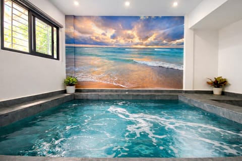 Hot Tub, Swimming pool