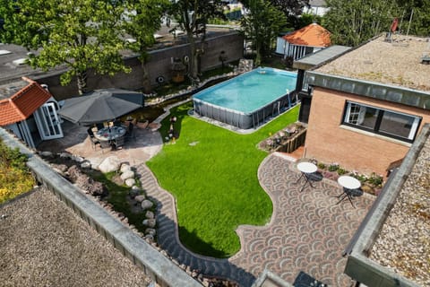 Garden, Swimming pool