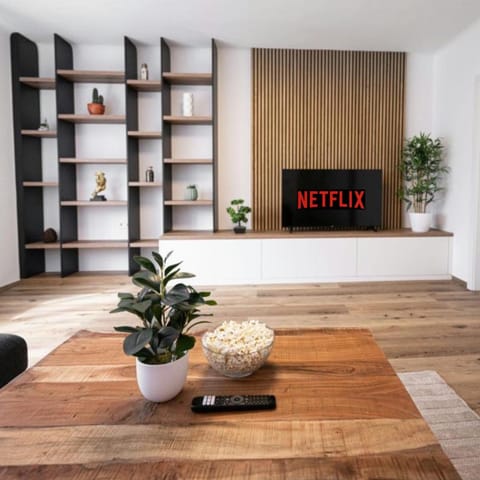 Communal lounge/ TV room, TV and multimedia, Evening entertainment
