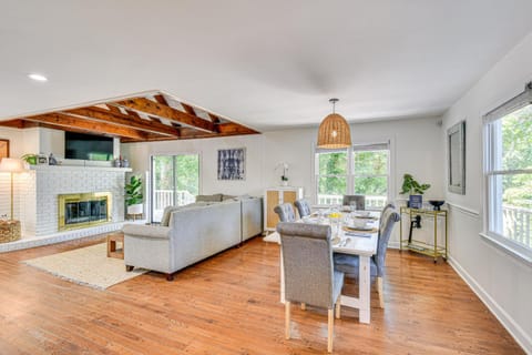 Waterfront Gainesville Home with Private Boat Dock! House in Gainesville