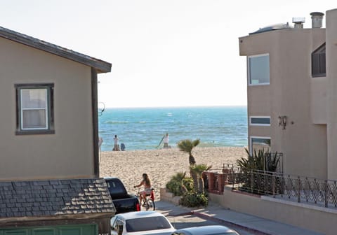 3612 Seashore Dr House in Balboa Peninsula