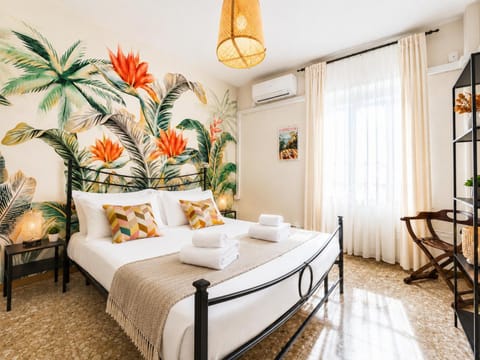Bed, Photo of the whole room, Beach, Bedroom, towels