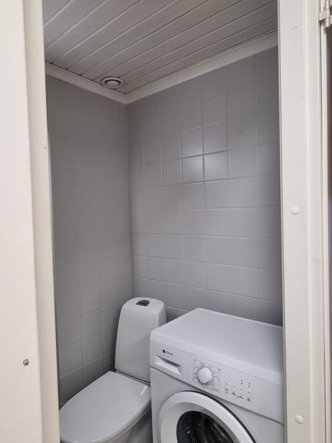 Kompakti yksiö numero 4 pienkerrostalossa Apartment in Finland