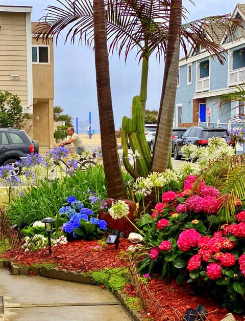 4212 Seashore Dr A House in Balboa Peninsula