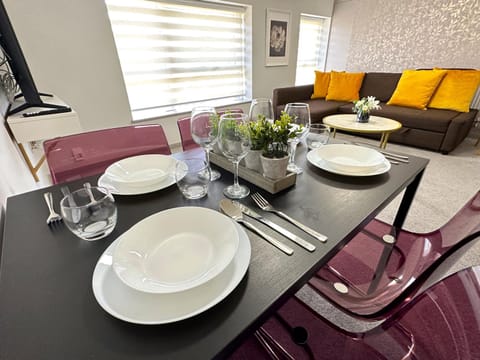 Horizon House, Modern 1-Bedroom, Netflix, WiFi, Free Parking, Oxford Apartment in Oxford