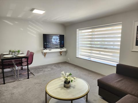 Horizon House, Modern 1-Bedroom, Netflix, WiFi, Free Parking, Oxford Apartment in Oxford