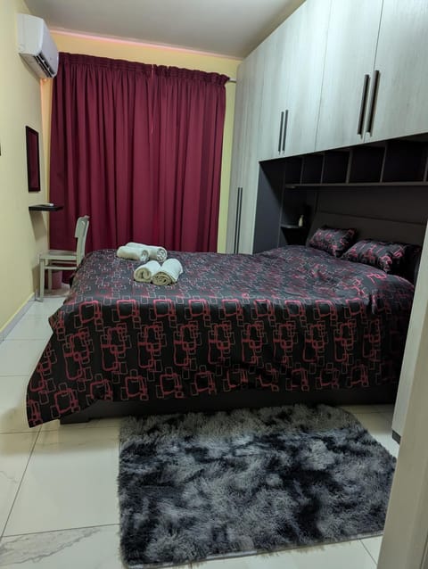 Bed, Photo of the whole room, Bedroom, wardrobe, air conditioner