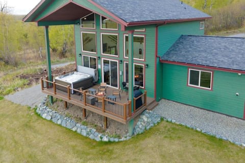 Property building, Hot Tub, Mountain view, fireplace