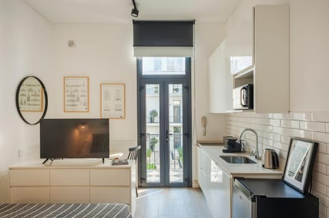 TV and multimedia, Balcony/Terrace, kitchen