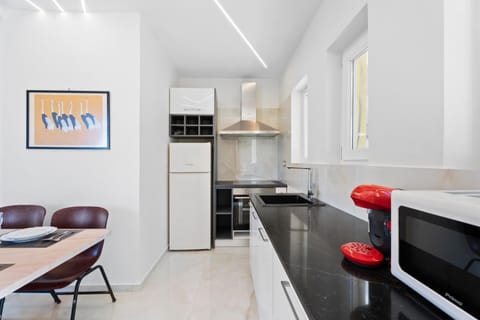 Property building, Restaurant/places to eat, Restaurant/places to eat, Horse-riding, On-site shops, Bathroom, View (from property/room), Kitchen or kitchenette, Fitness centre/facilities, Fitness centre/facilities, Dining area, Bedroom, Communal kitchen, Food, Pets, Area and facilities, Area and facilities, Area and facilities, Breakfast, Sunrise, currency exchange, currency exchange, dishwasher, hair dresser, hair dresser, oven, pet friendly, room service, stove, trouser press, VIP, wardrobe, dryer, kitchen, kitchen, acessibility