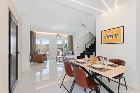 Toilet, Property building, Staff, Restaurant/places to eat, Food close-up, Food close-up, Activities, Billiard, Darts, Fishing, Game Room, Library, Library, Snorkeling, Solarium, Steam room, TV and multimedia, Coffee/tea facilities, View (from property/room), View (from property/room), Living room, Spa and wellness centre/facilities, Food and drinks, Other, Decorative detail, Decorative detail, Seating area, Dining area, Beach, Canoeing, Diving, Bedroom, Meeting/conference room, Food, Food, Text overlay, Pets, City view, City view, Lake view, Sea view, Sea view, Breakfast, English/Irish breakfast, Dinner, Dinner, Alcoholic drinks, Alcoholic drinks, children, Quiet street view, Facility for disabled guests, concierge, internet, oven, room service, storage, toaster, vending machine, VIP, wedding, laundry, acessibility