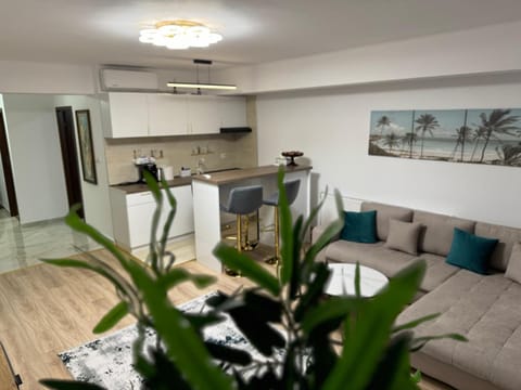TV and multimedia, Kitchen or kitchenette, Living room, Seating area, minibar